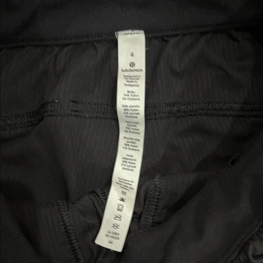 Lululemon Women’s  Black Jogger Pants, size 4. EUC - Picture 3 of 6